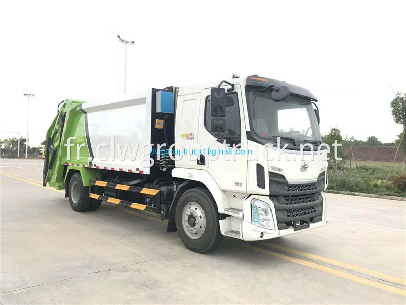 Compressed Refuse Truck 1